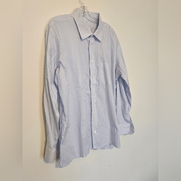HOLLAND & SHERRY Blue and White Casual Button Down Shirt with Pointed Collar - Picture 2 of 6